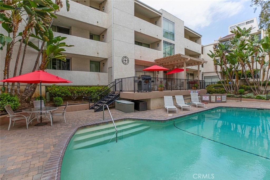 5325 Newcastle Ave. - Photo 13