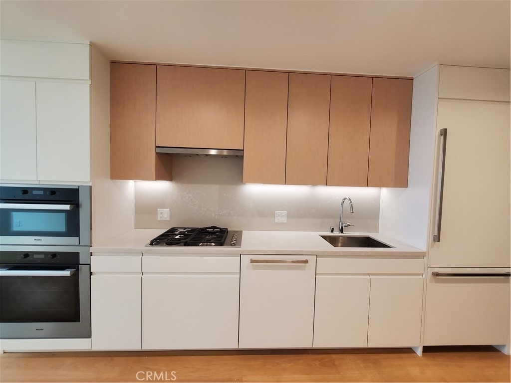 877 Francisco - Photo 2