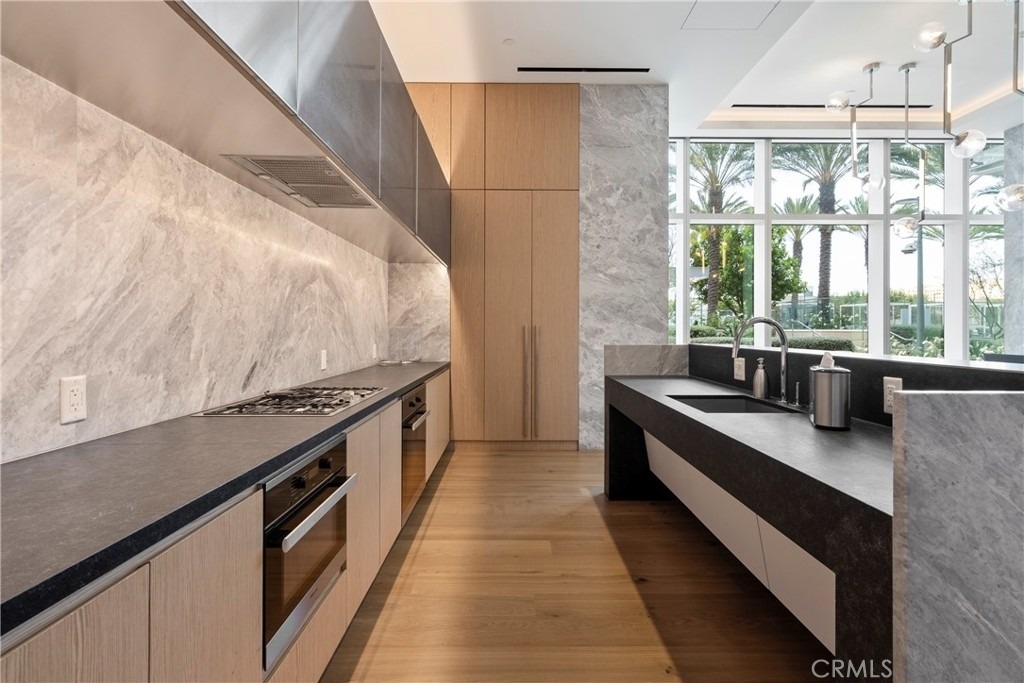 877 Francisco Street - Photo 20