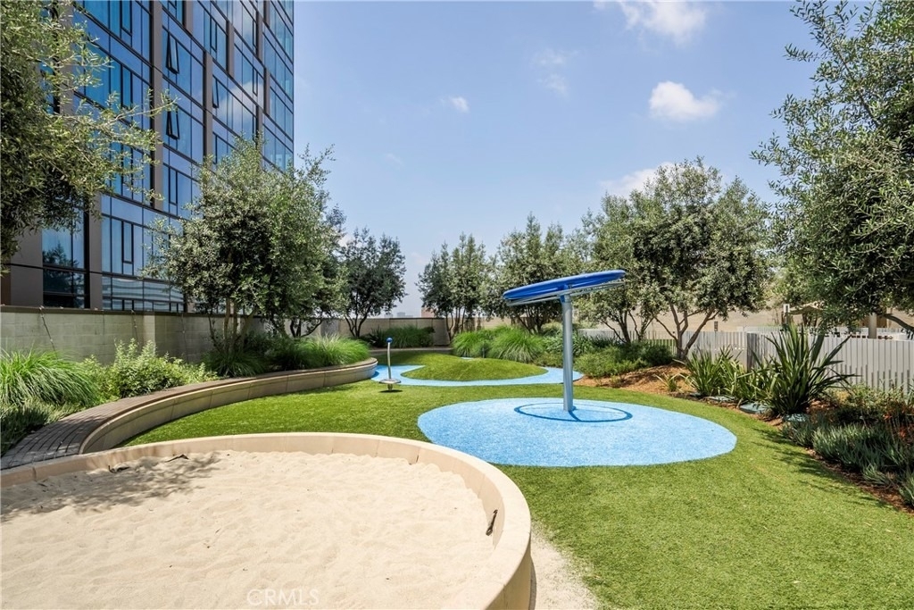 877 Francisco Street - Photo 29
