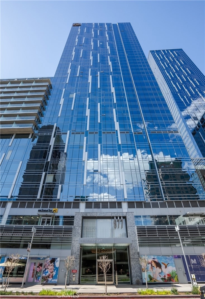 877 Francisco Street - Photo 11