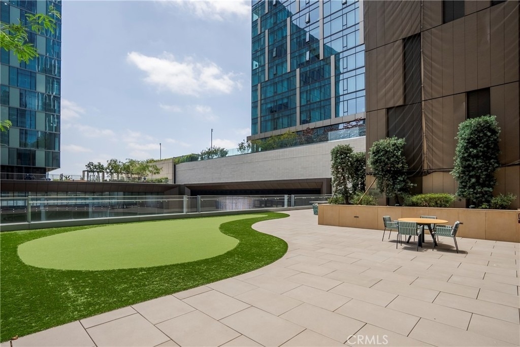877 Francisco Street - Photo 27