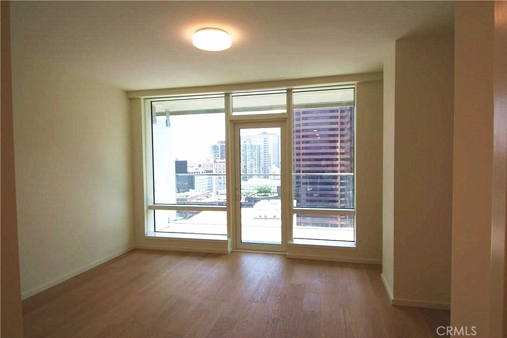 877 Francisco Street - Photo 2