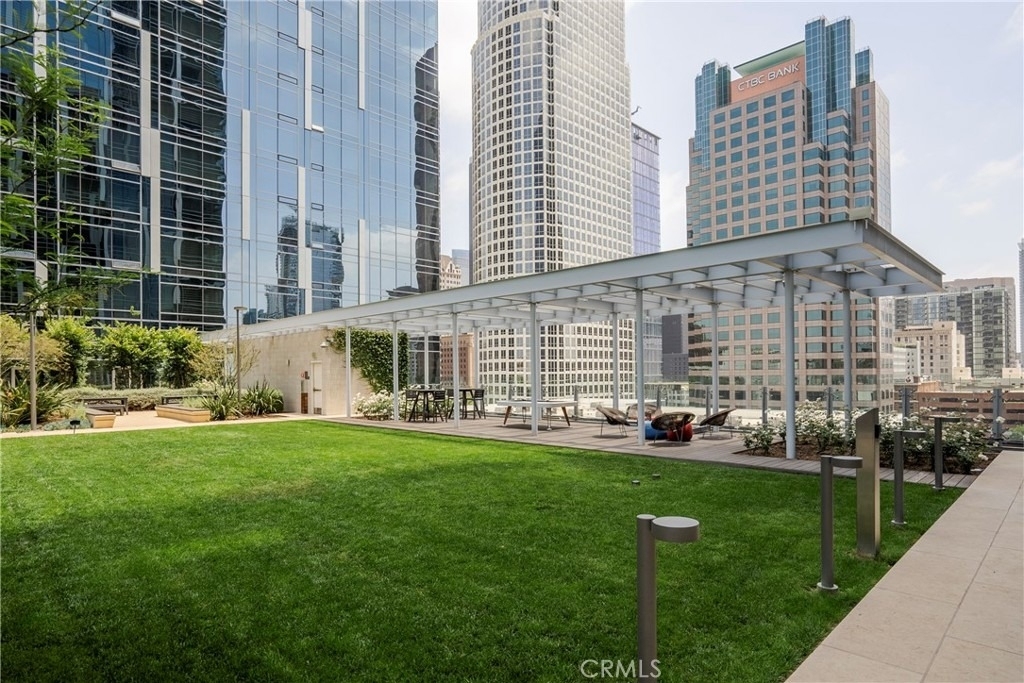877 Francisco Street - Photo 31