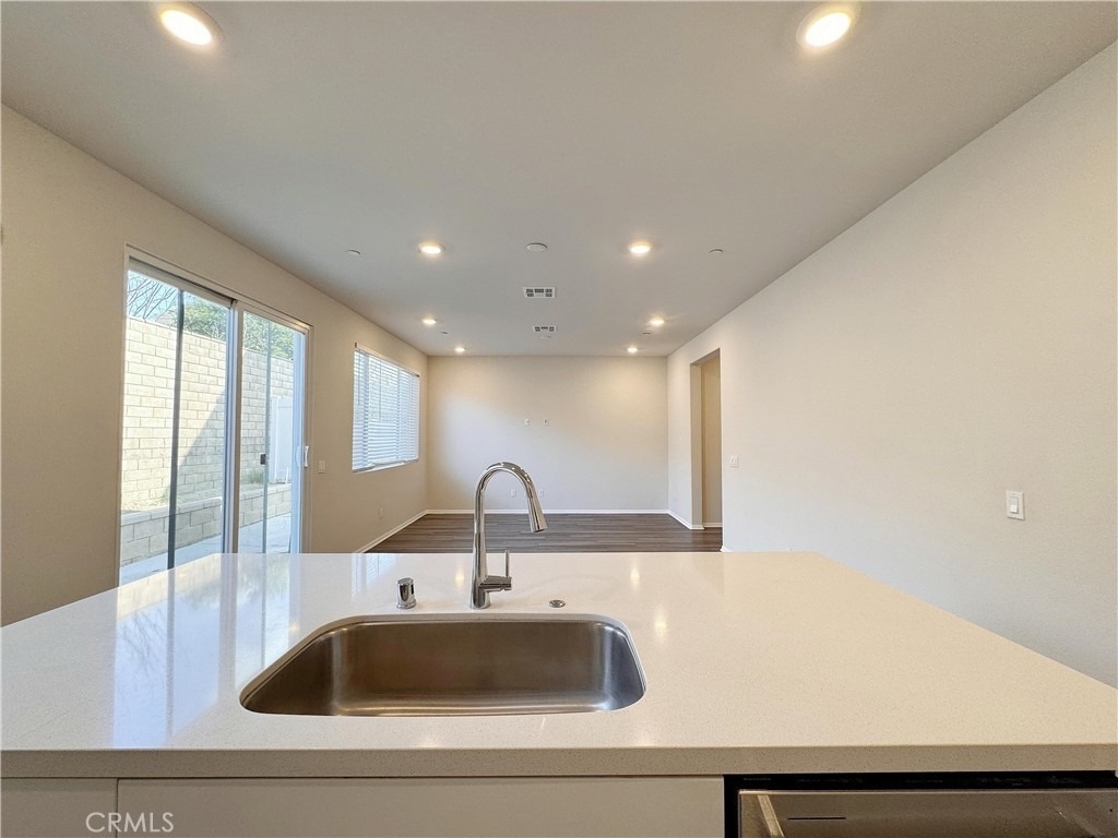 629 E Madeleine Privado - Photo 4