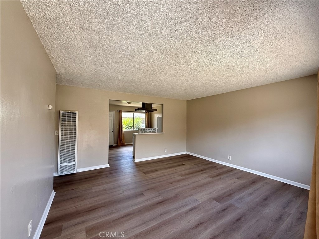 1006 E Nocta Street - Photo 1