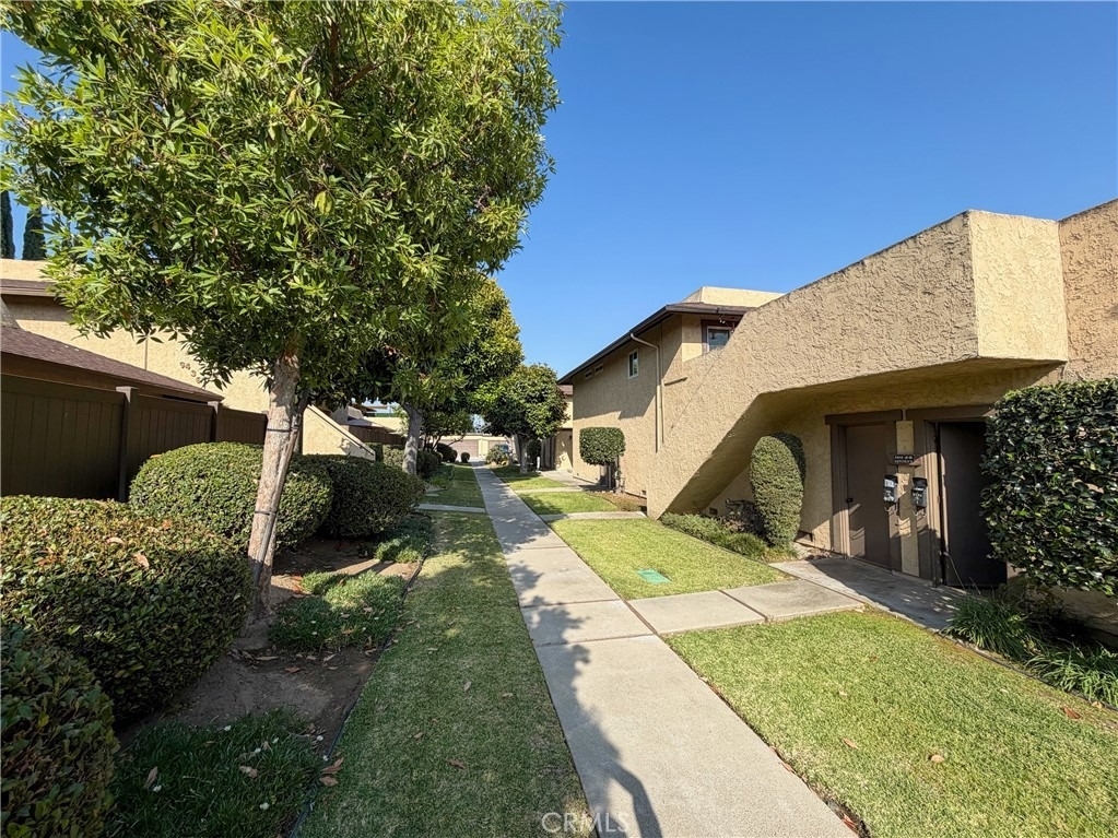 5438 Mcculloch - Photo 0