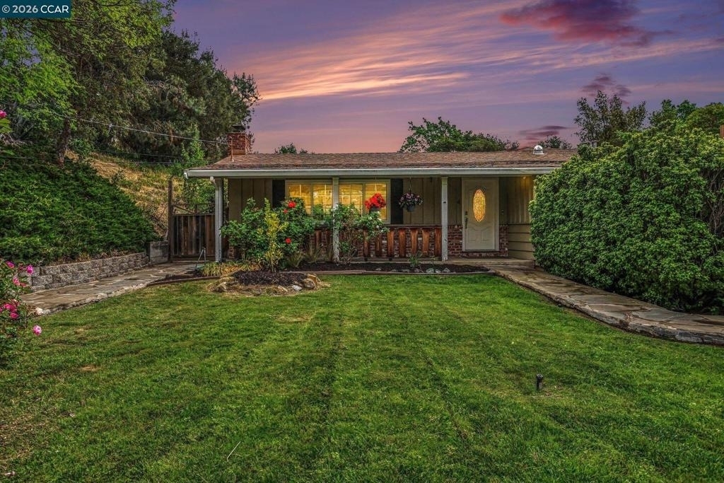 4 Dale Court - Photo 0