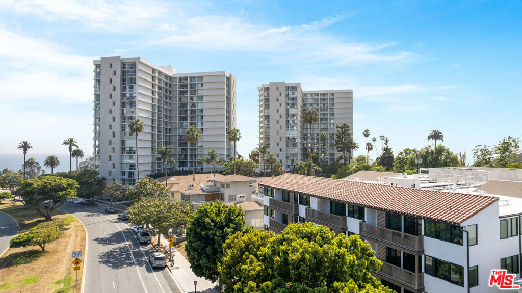 153 San Vicente Boulevard - Photo 4