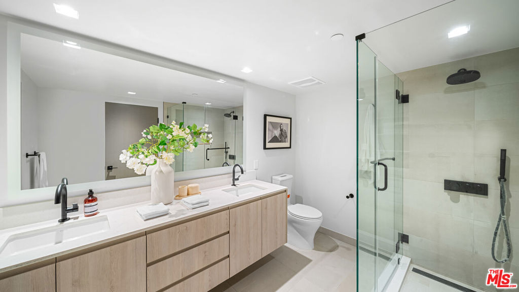 153 San Vicente Boulevard - Photo 18