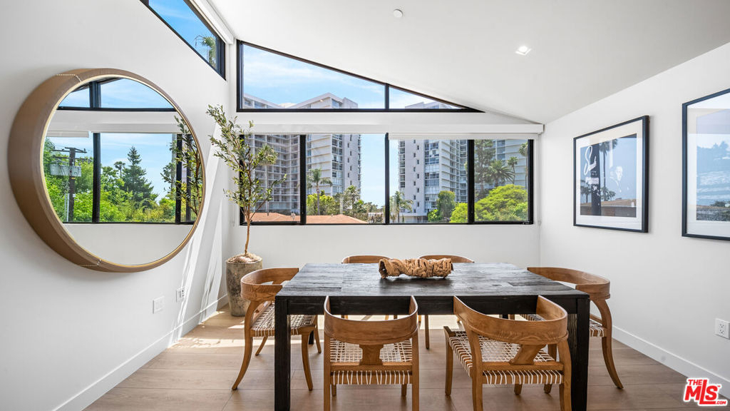 153 San Vicente Boulevard - Photo 9