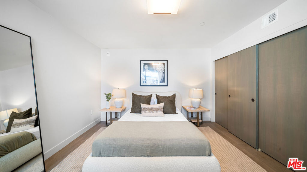 153 San Vicente Boulevard - Photo 15