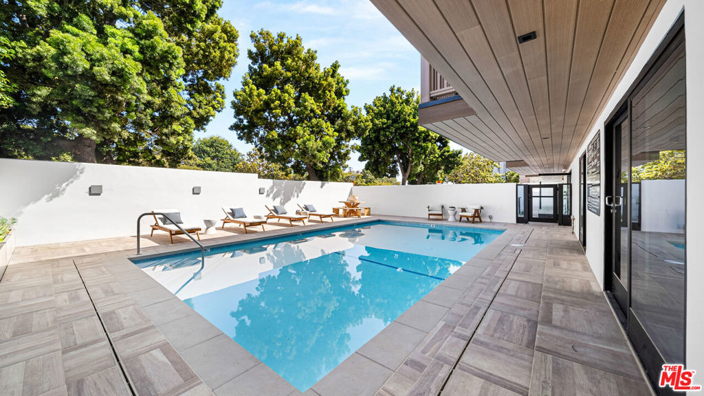 153 San Vicente Boulevard - Photo 32