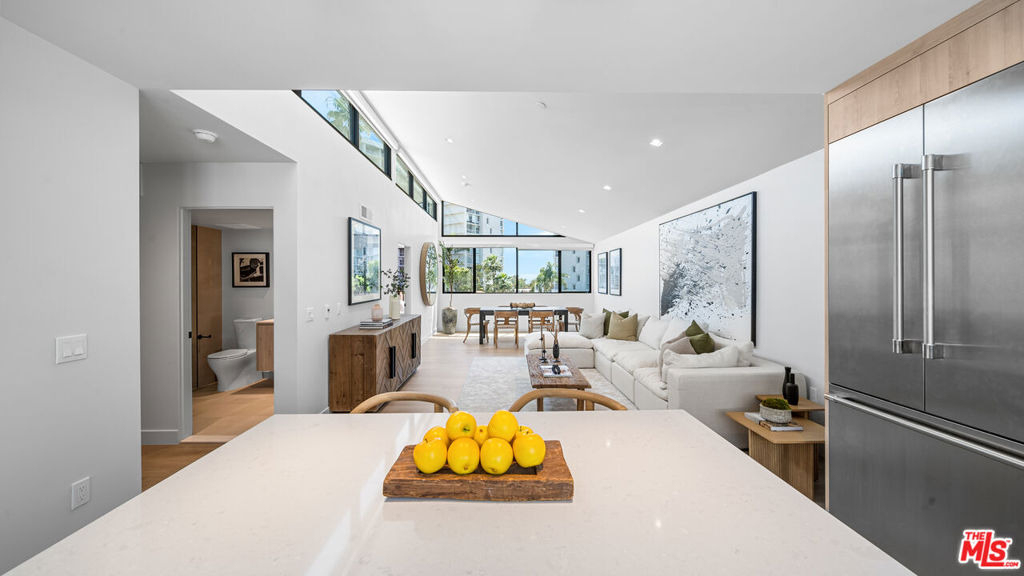 153 San Vicente Boulevard - Photo 6