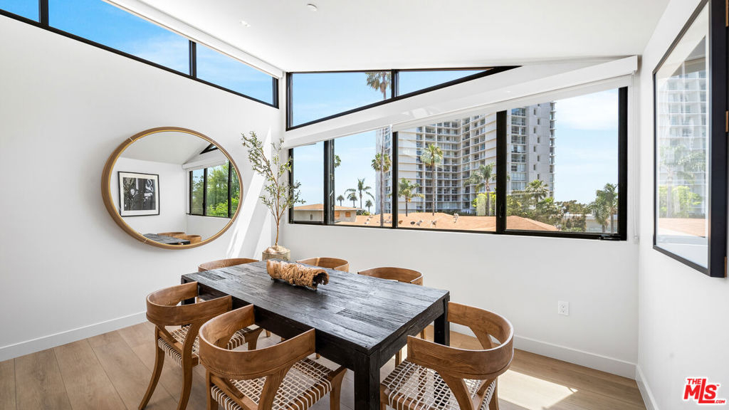 153 San Vicente Boulevard - Photo 22