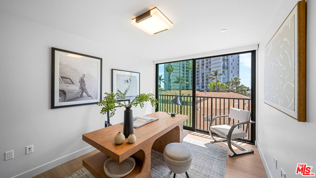 153 San Vicente Boulevard - Photo 17