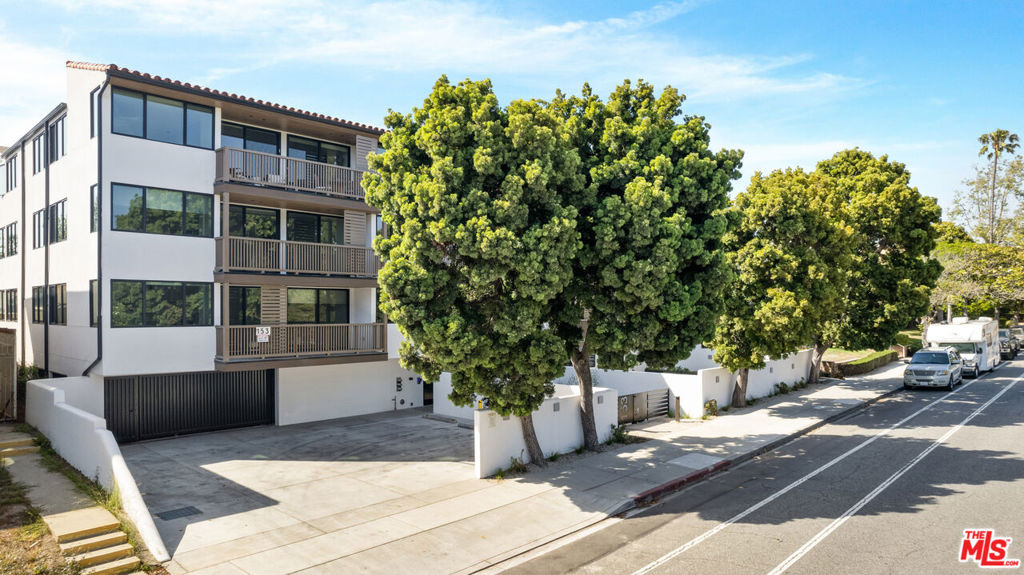 153 San Vicente Boulevard - Photo 31