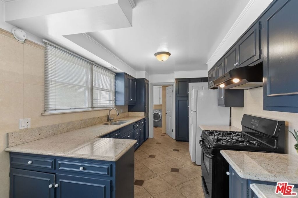 727 Crenshaw Boulevard - Photo 7