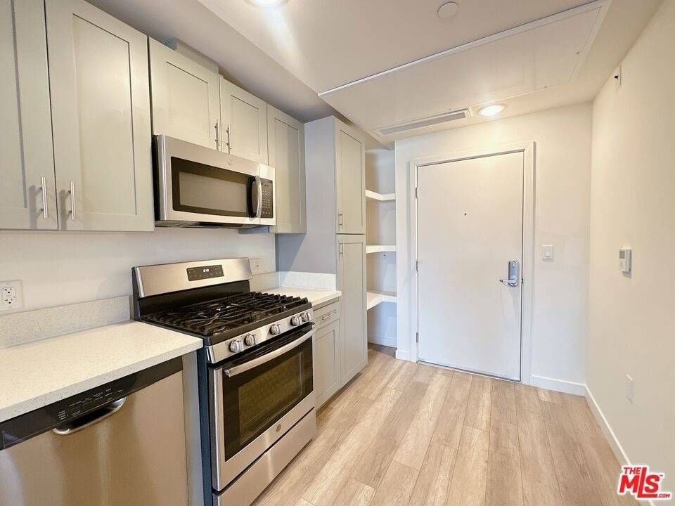 1025 S Berendo Street - Photo 9