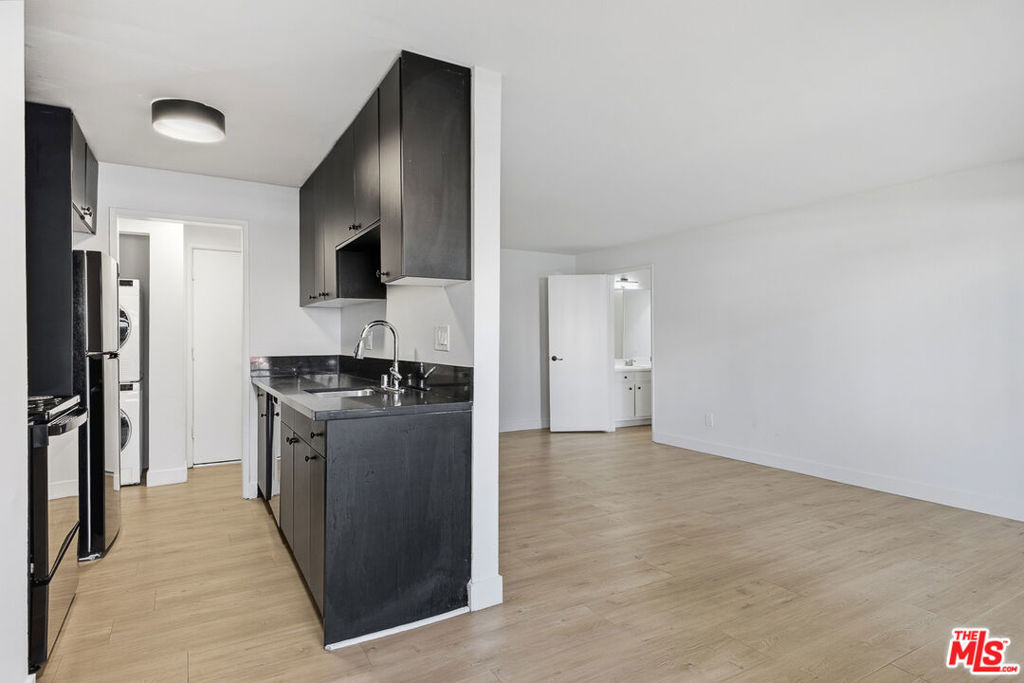 1352 S Carmelina Avenue - Photo 3