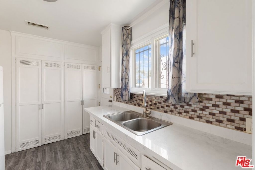 8610 S 6th Avenue - Photo 5