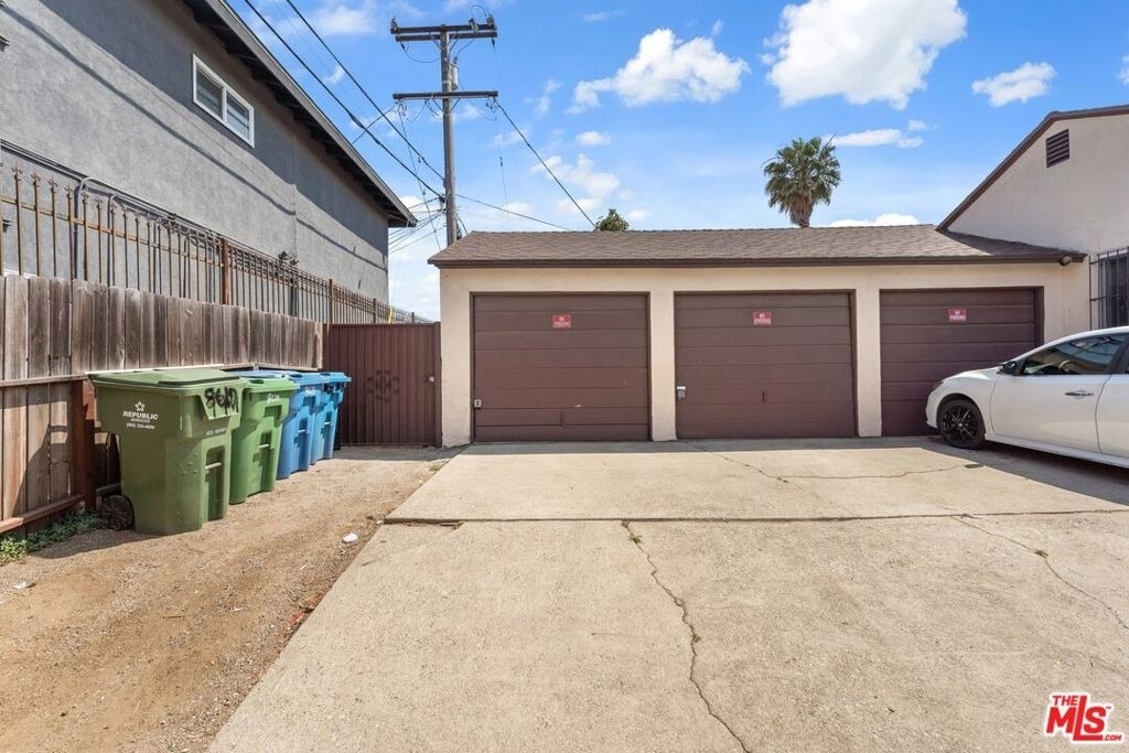 8610 S 6th Avenue - Photo 12