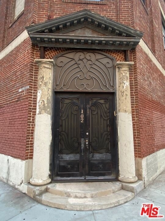 652 Mateo Street - Photo 1