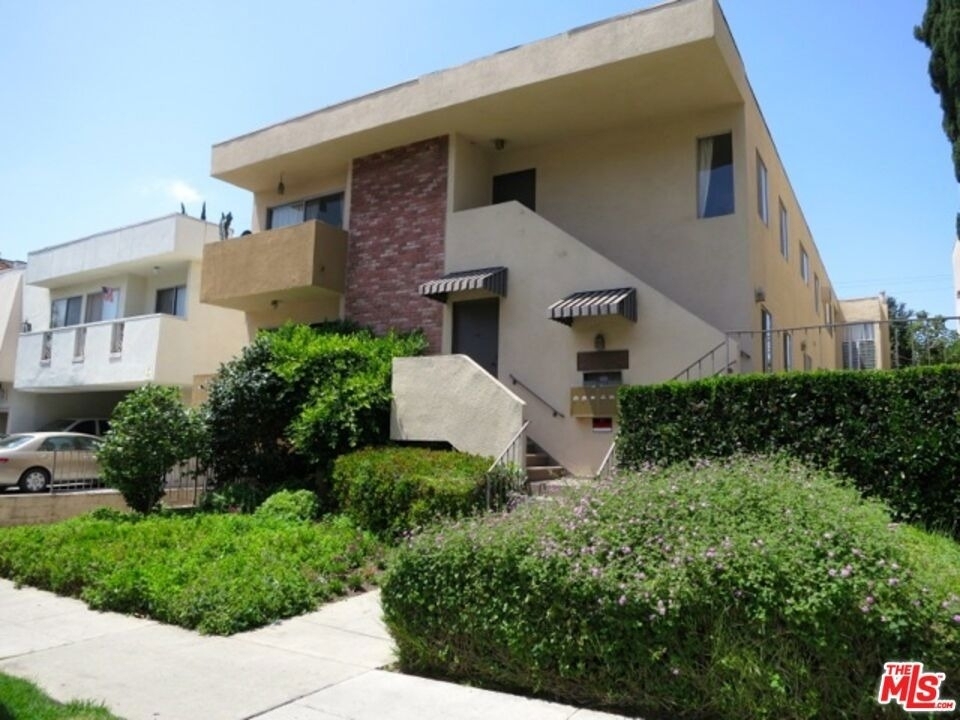 1825 Glendon Avenue - Photo 1