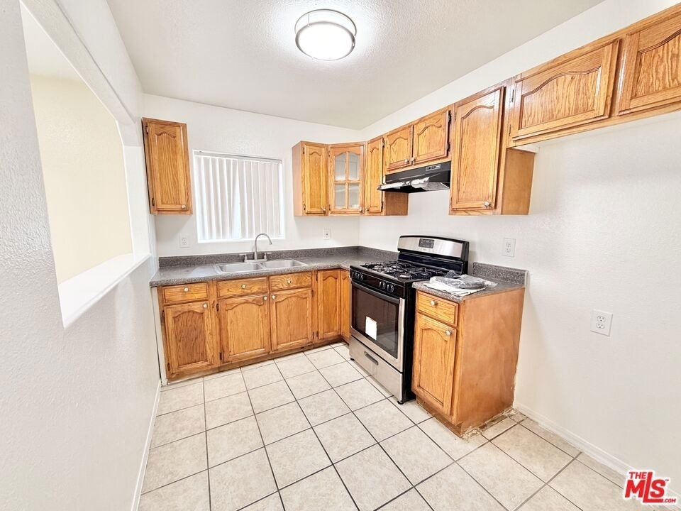 138 W 93rd Street - Photo 5