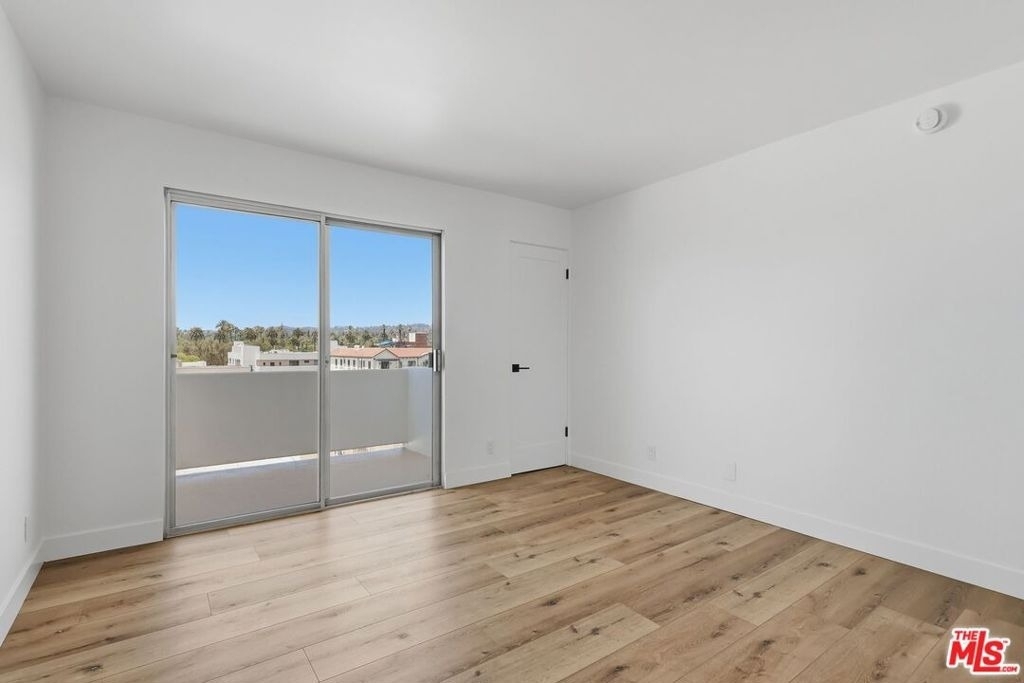 435 N Oakhurst Drive - Photo 24