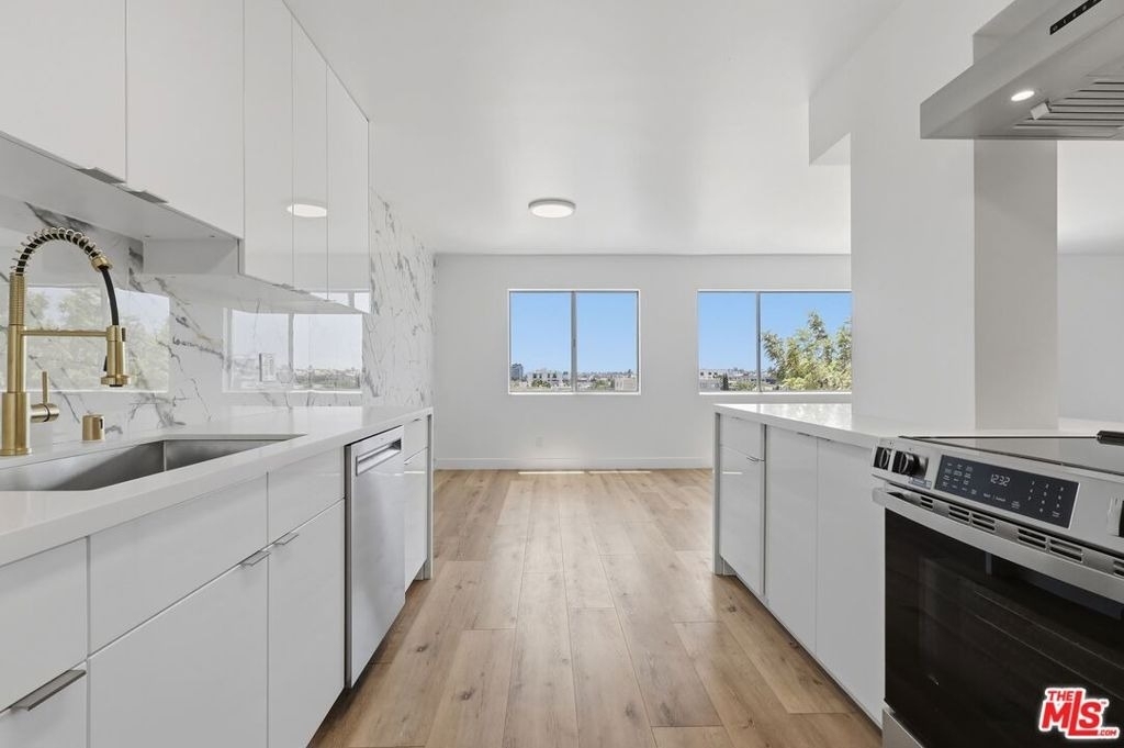 435 N Oakhurst Drive - Photo 8