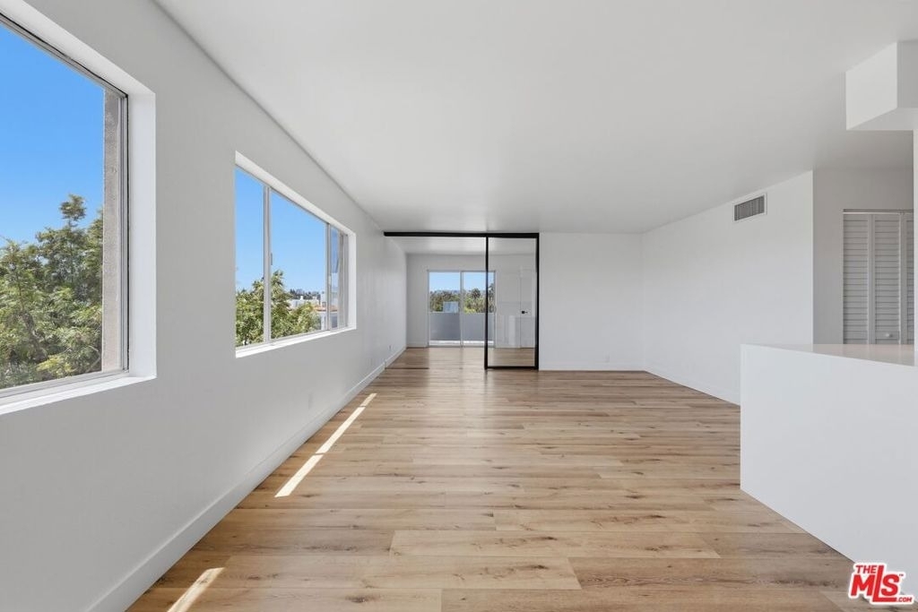 435 N Oakhurst Drive - Photo 21