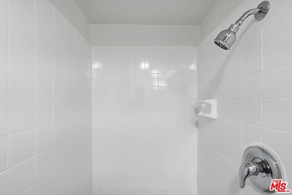 435 N Oakhurst Drive - Photo 45