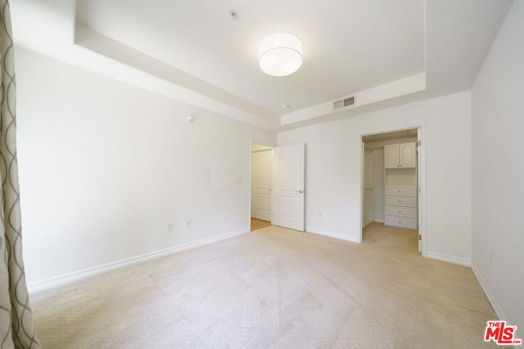 629 Traction Avenue - Photo 13
