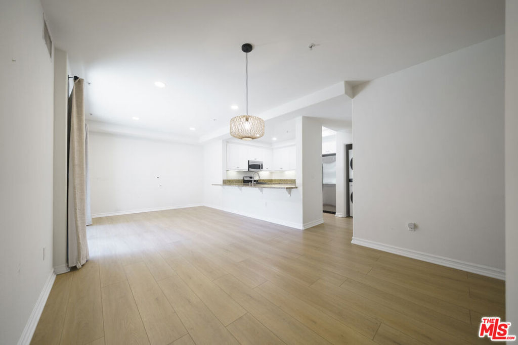 629 Traction Avenue - Photo 4