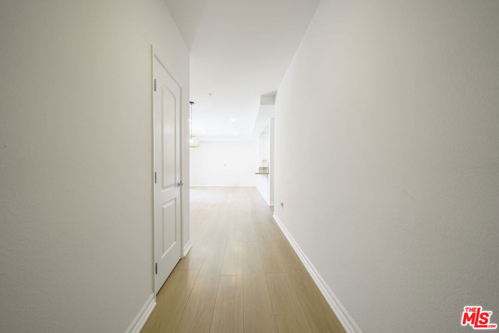 629 Traction Avenue - Photo 2