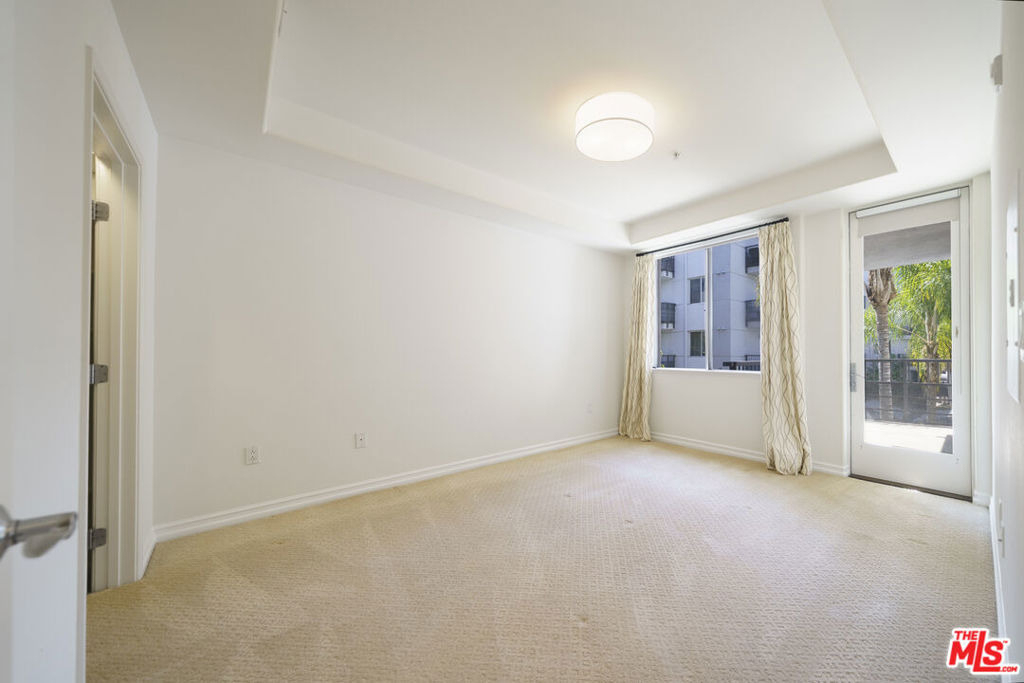 629 Traction Avenue - Photo 11