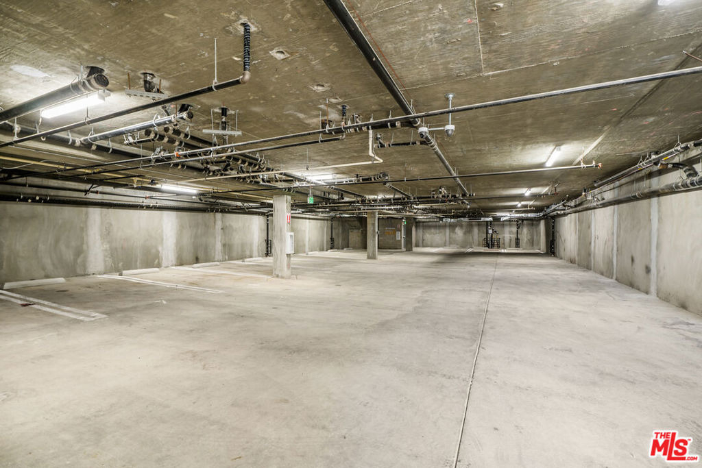5066 Romaine Street - Photo 1