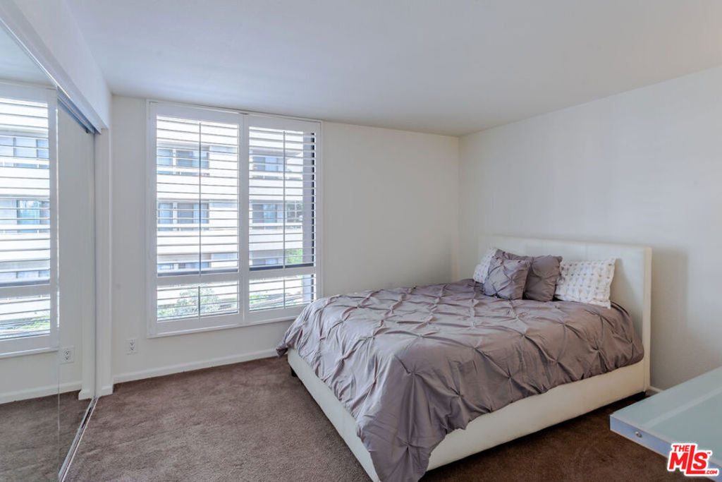 7320 Hawthorn Avenue - Photo 9