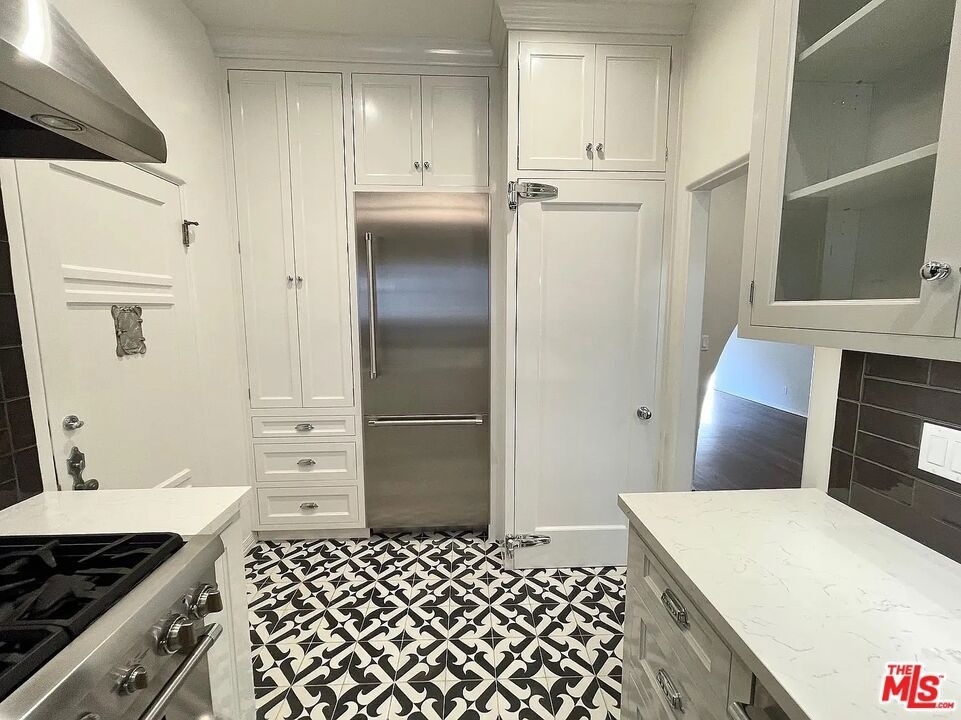 1330 N Harper Avenue - Photo 11