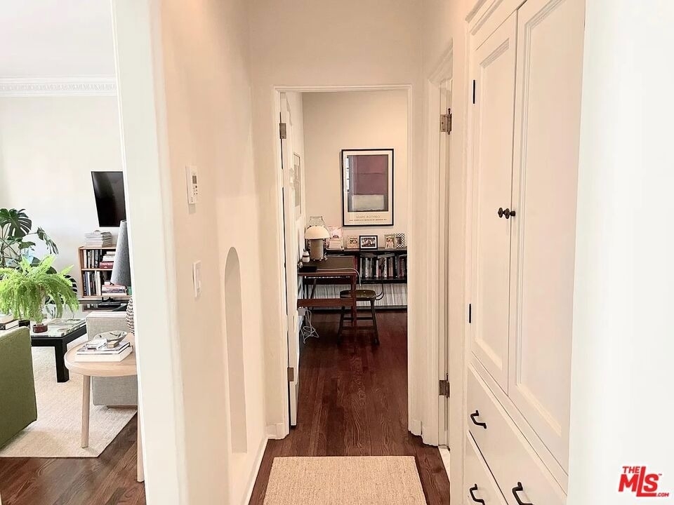 1330 N Harper Avenue - Photo 32
