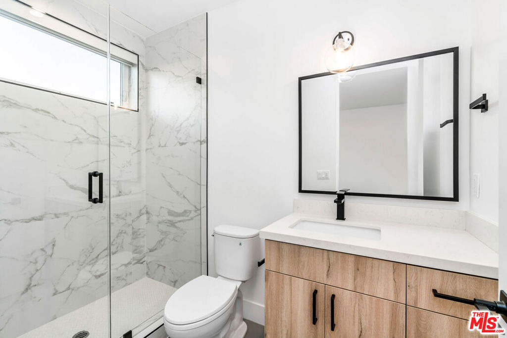 10805 Morrison Street - Photo 10