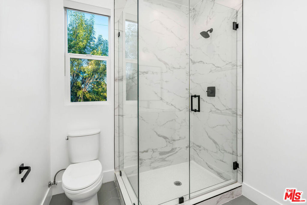 10805 Morrison Street - Photo 12