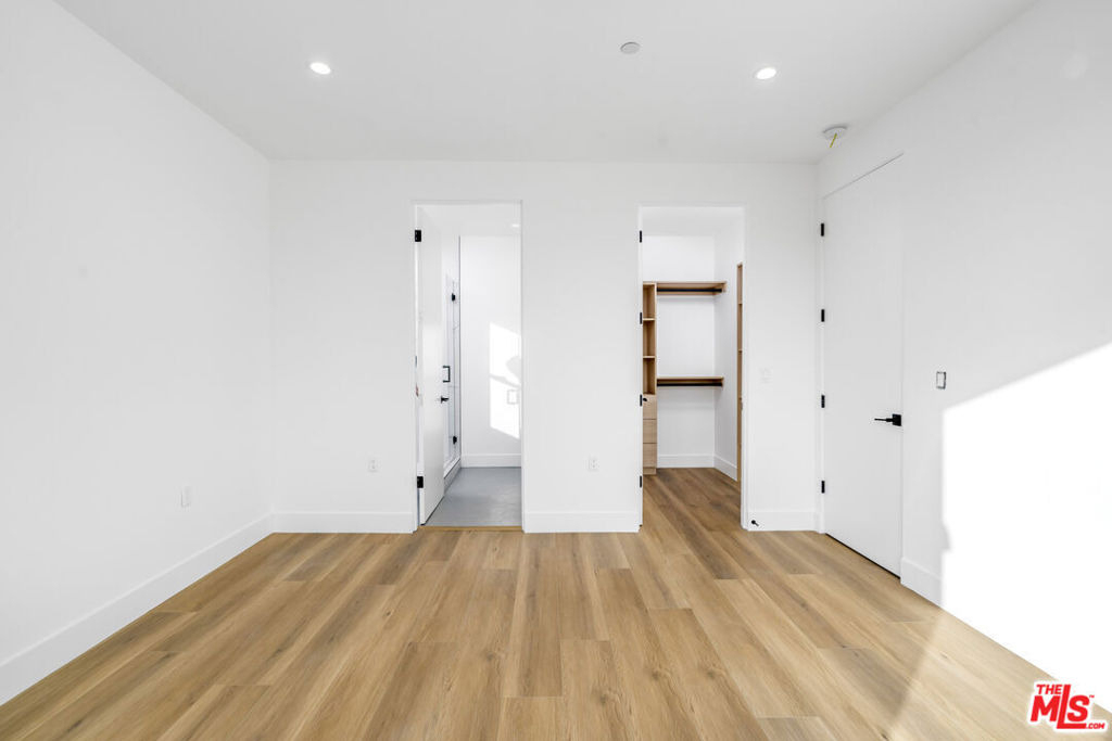 10805 Morrison Street - Photo 13