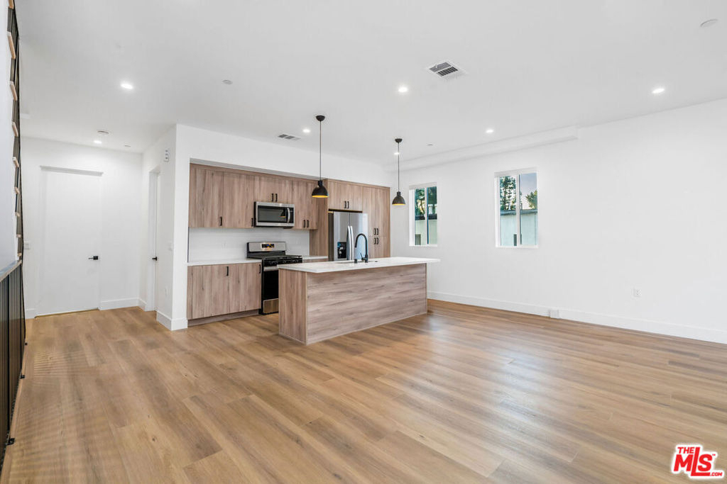 10805 Morrison Street - Photo 3