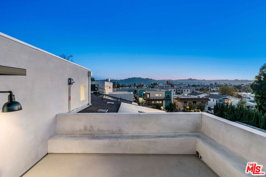 10805 Morrison Street - Photo 19