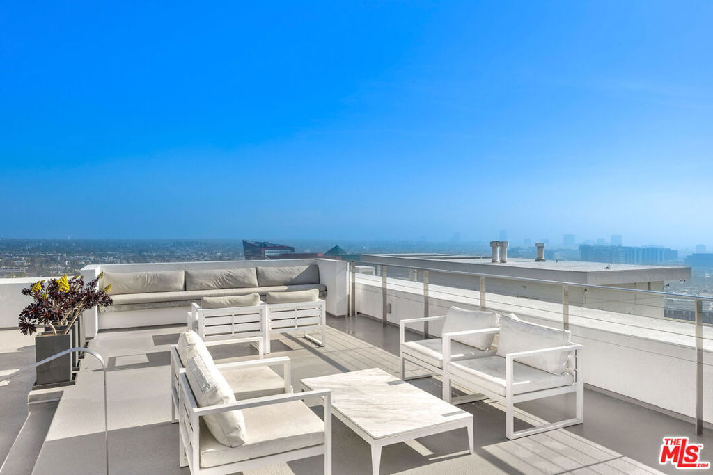 838 N Doheny Drive - Photo 14