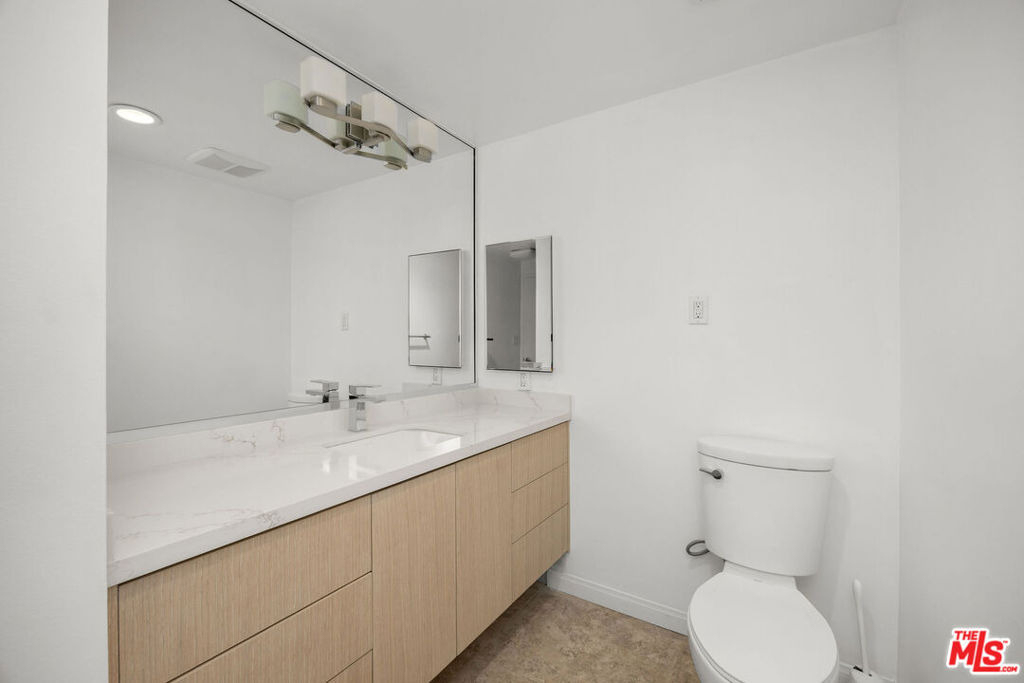 838 N Doheny Drive - Photo 10