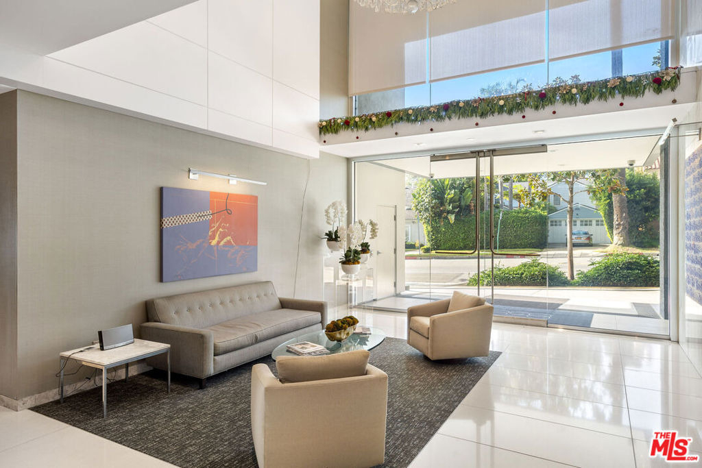 838 N Doheny Drive - Photo 16