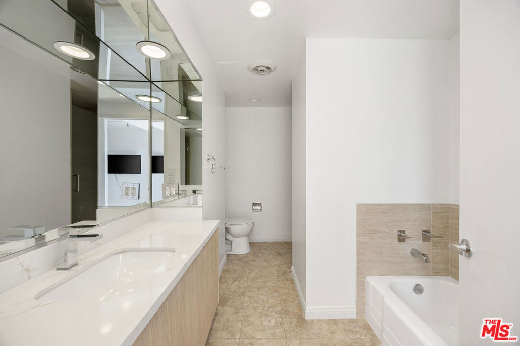 838 N Doheny Drive - Photo 6
